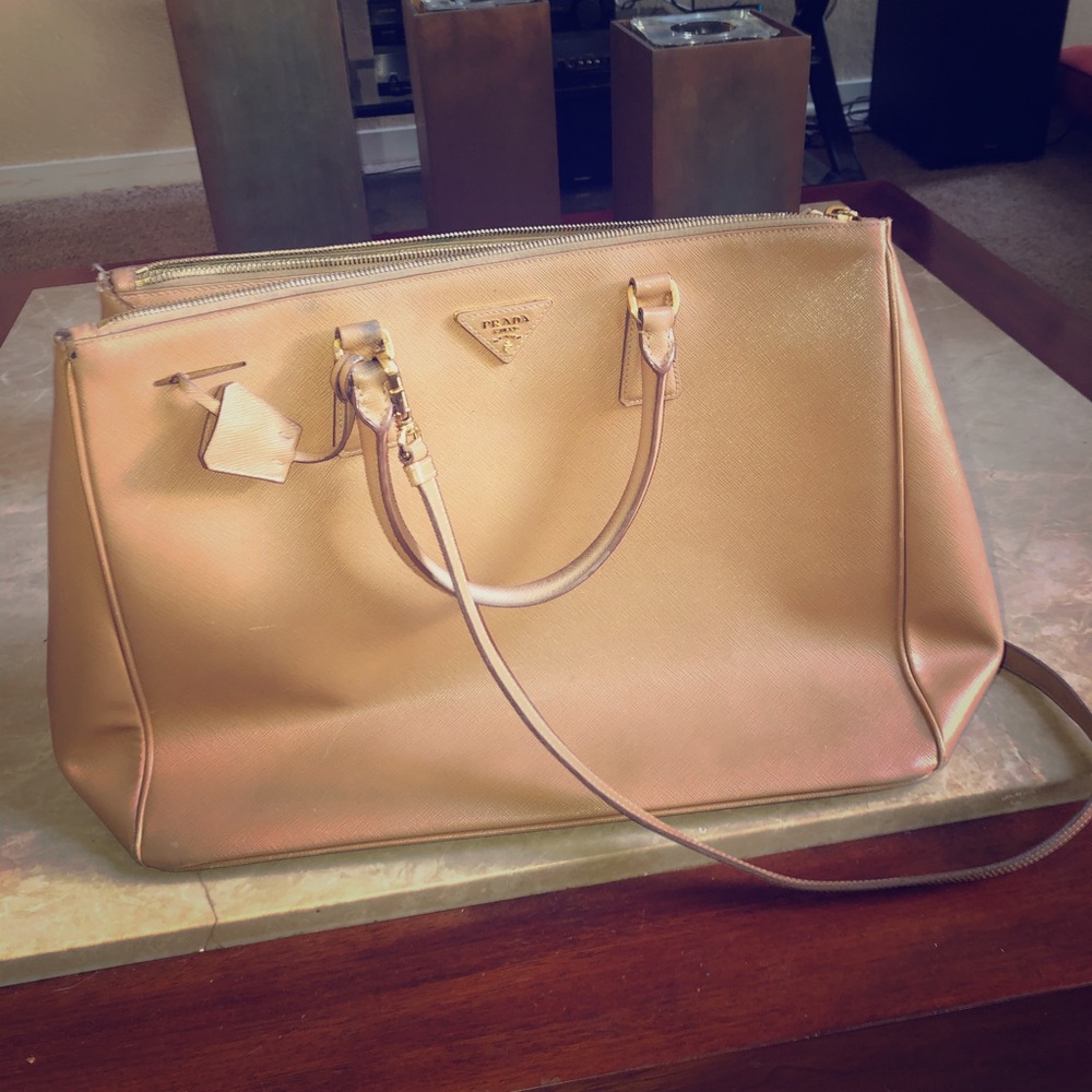 Prada Tote Bag✨